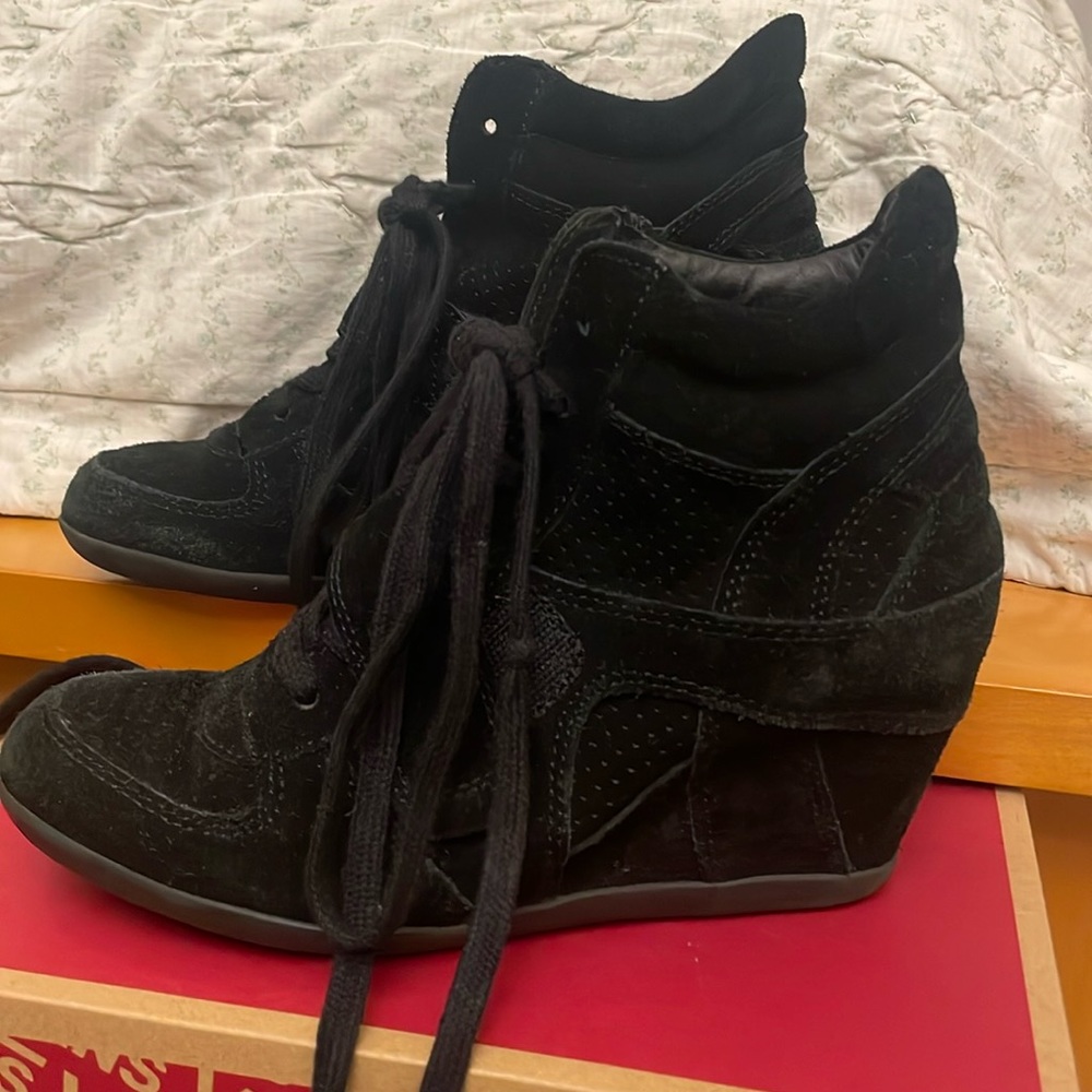 Sneaker heels